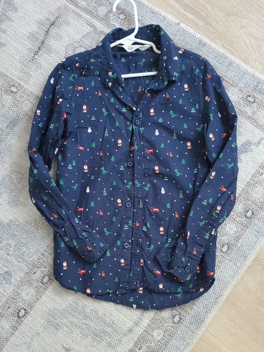 H&M Boys Christmas Santa Trees Toy Soldiers Navy Button-up Dress Shirt  Sz7-8y